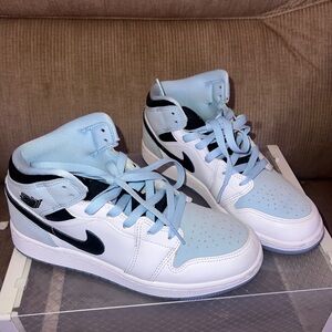 AJ 1 Mid SE “Ice Blue”